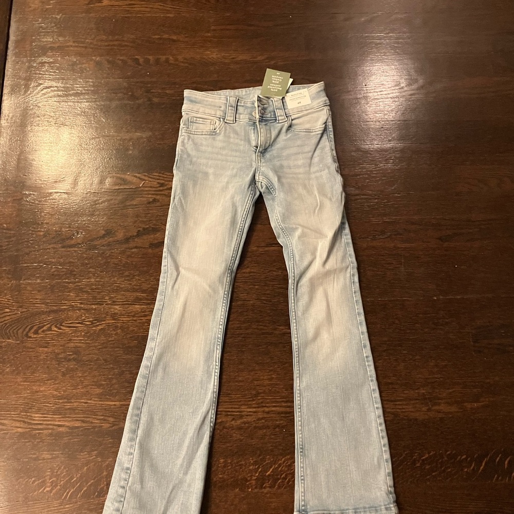 NWT H&M girls distressed boot cut jeans size 10-11